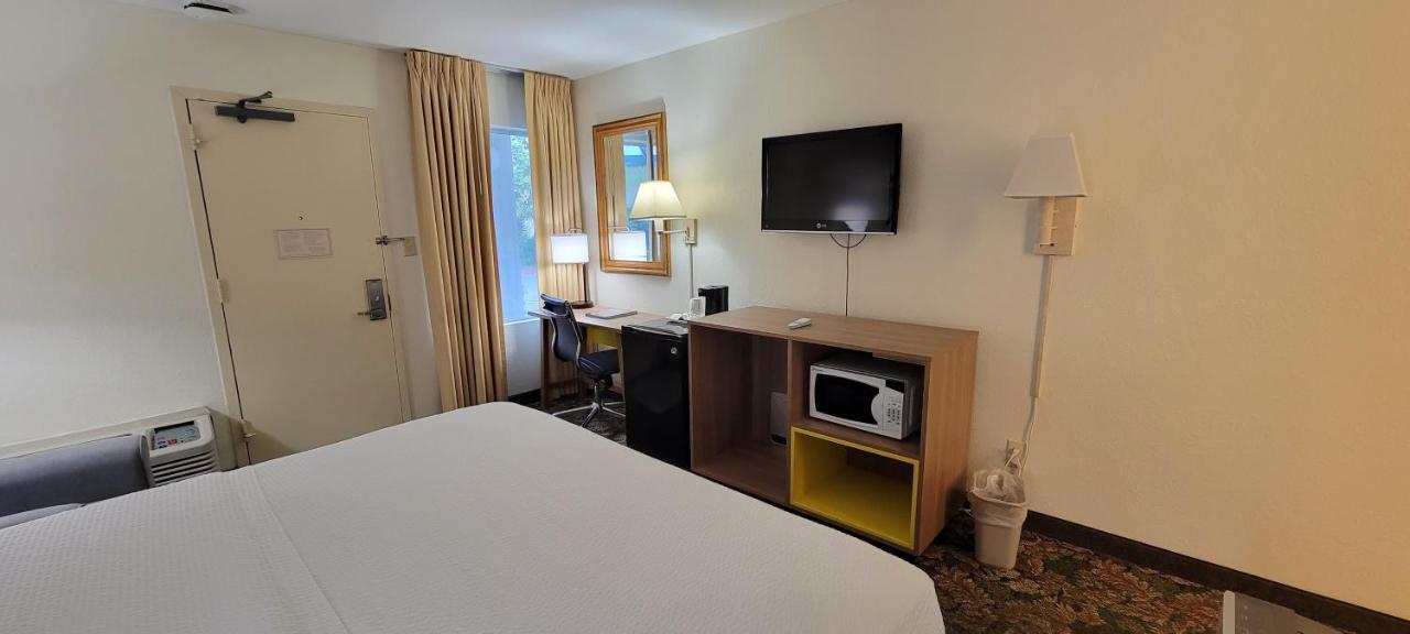 Hotel Carolina A Days Inn By Wyndham Hilton Head Island Ngoại thất bức ảnh